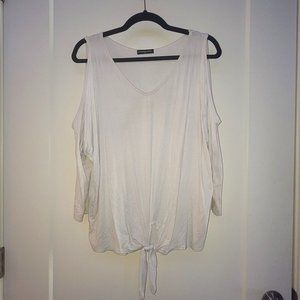 CHA CHA VENTE Cold–Shoulder Blouse